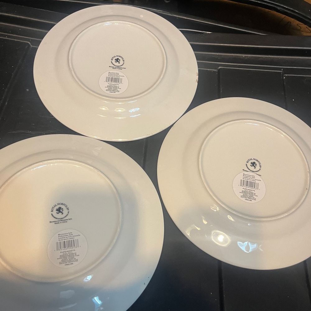 Royal Norfolk Lot of 3 Fall Pumpkin Plates. - Picture 2 of 3